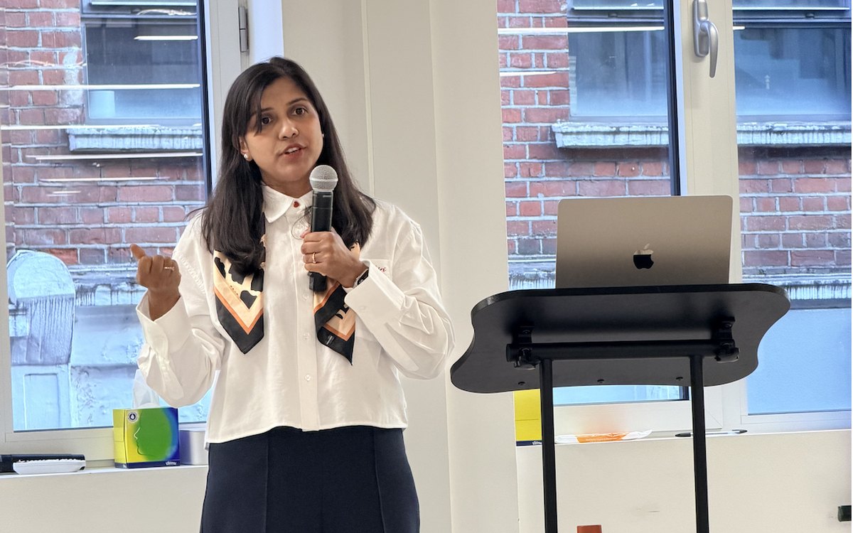 Swathi Kantharaja speaking at London Ruby User Group